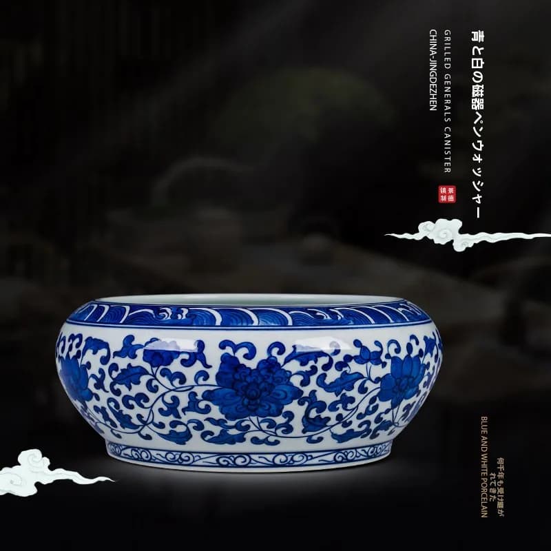 Vaso per Fiori Dipinto a Mano in Porcellana Blu e Bianca con Motivo a Loto e Vite Intrecciata, Piccolo Acquario Decorativo da Tavolo