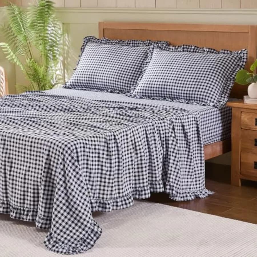 Set di Lenzuola a Quadretti Leggere e Super Morbide in Microfibra Spazzolata, con Tasca Profonda 16 Pollici, 4 Pezzi, Stile Rustico con Volant