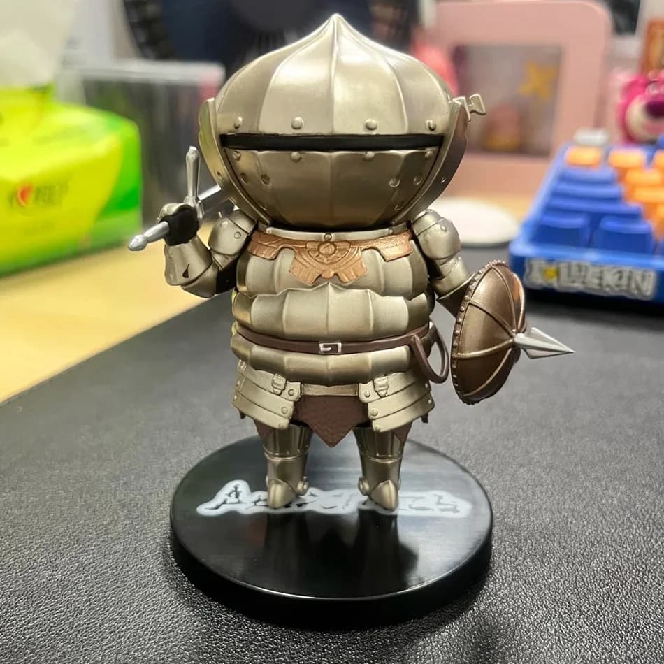 Nuova versione Q di Dark Souls, action figure anime di Solaire, Artorias, Ornstein, Fire Keeper, statuetta anime, modellino giocattolo.