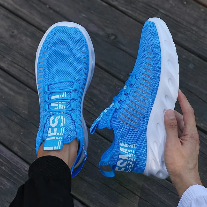 Scarpe da ginnastica da uomo in rete ultraleggera, traspiranti, in tessuto ad asciugatura rapida, eleganti scarpe da ginnastica dal design scavato, calzature estive casual moderne