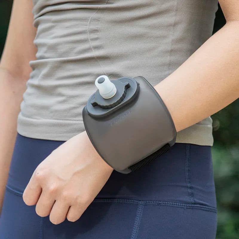Borraccia sportiva portatile in silicone per ciclismo e corsa, resistente alle alte temperature, per fitness all'aperto.