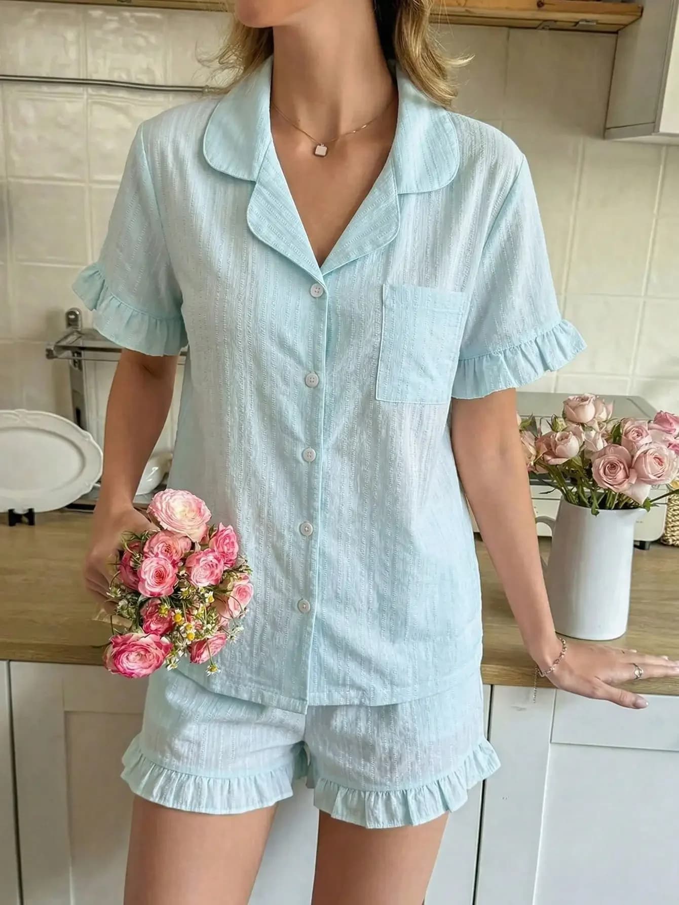 Set pigiama casual con maniche a volant a righe e pantaloncini corti Snug Reverie Wave