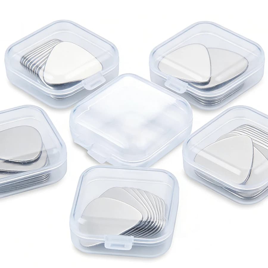 Set di 6/12 Plettri in Acciaio Inox da 0,3mm con Mini Scatola Portaoggetti da 3,5cm per Chitarra, Ukulele, Basso e Strumenti a Corda Convenzionali