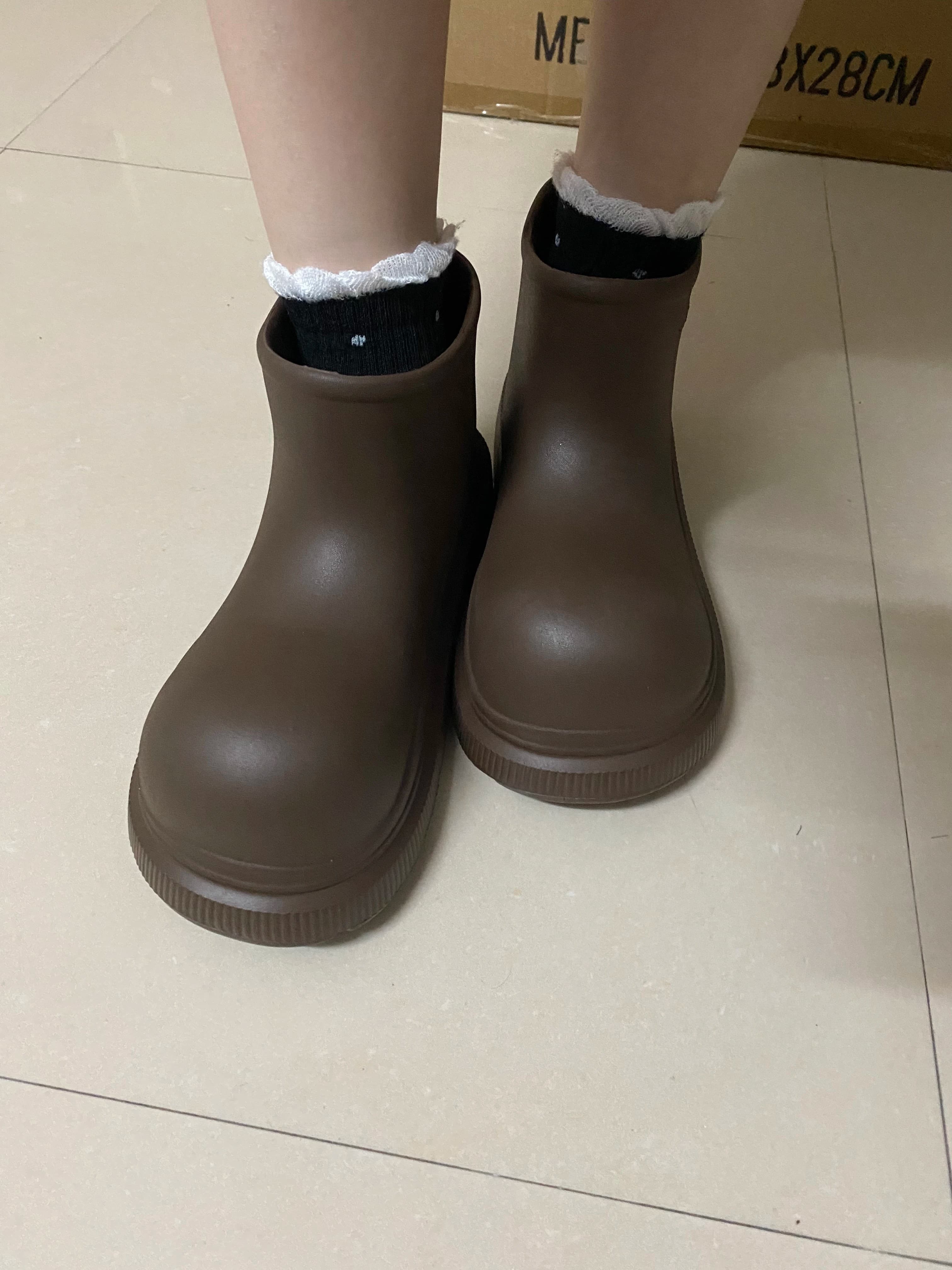 Woman's Brown Rain Boots Solid Color Lightweight EVA Water Shoes Ladies Wide Toe Fit Loose Rainboots Female Ankle Galoshes