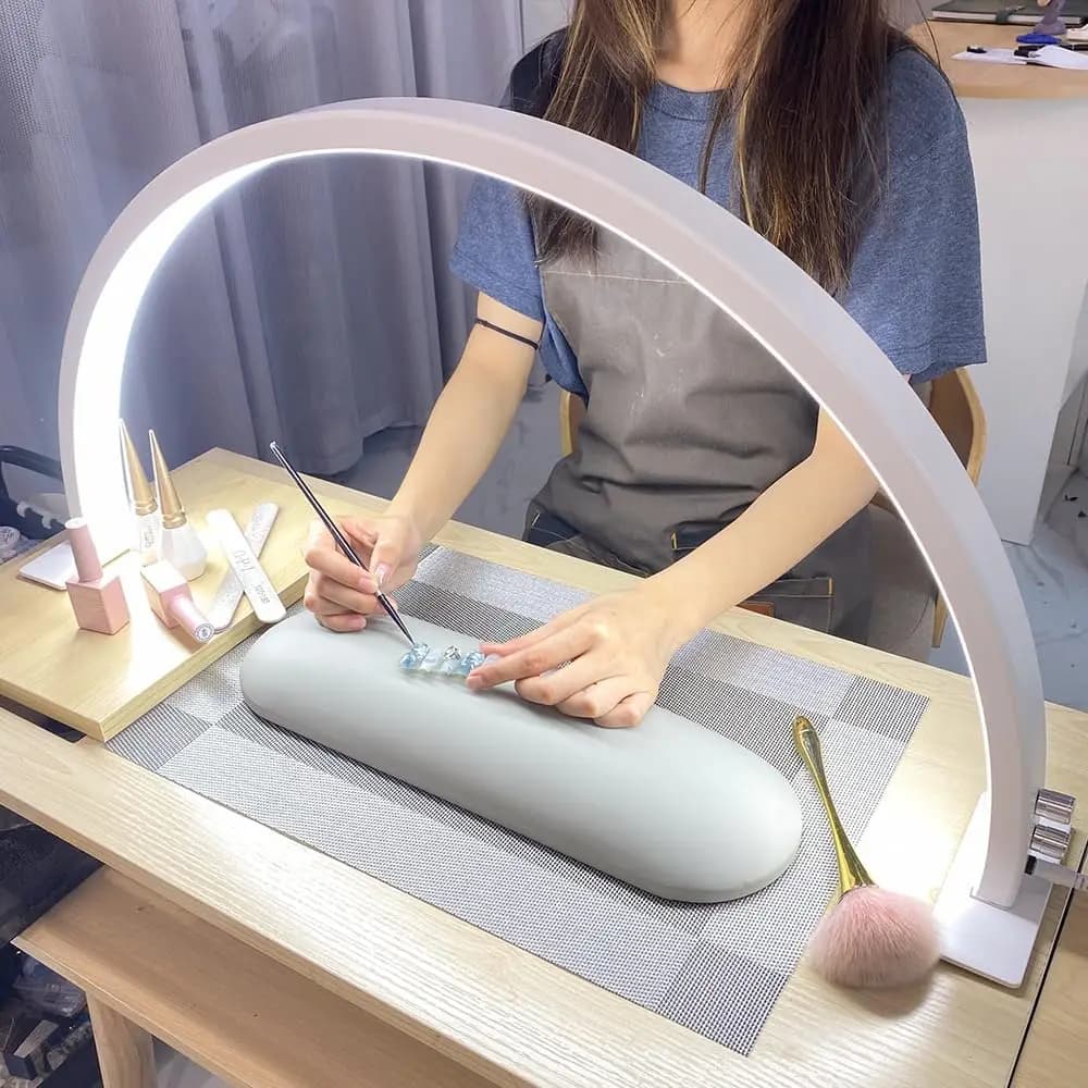 Lampada da Scrivania a Mezzaluna con LED da 50W, Luminosità e Temperatura Colore Regolabili per Nail Art e Salone di Bellezza