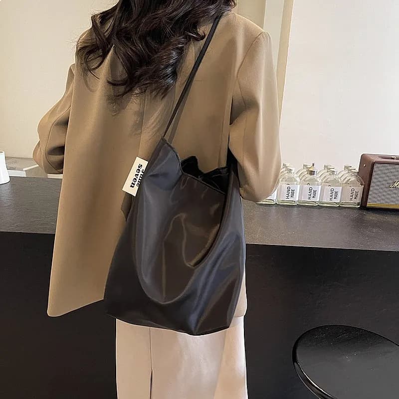 Minimalist Lazy Tote Shoulder Bag Women Large Capacity Underarm Bucket Bag Retro Shopping Handbag