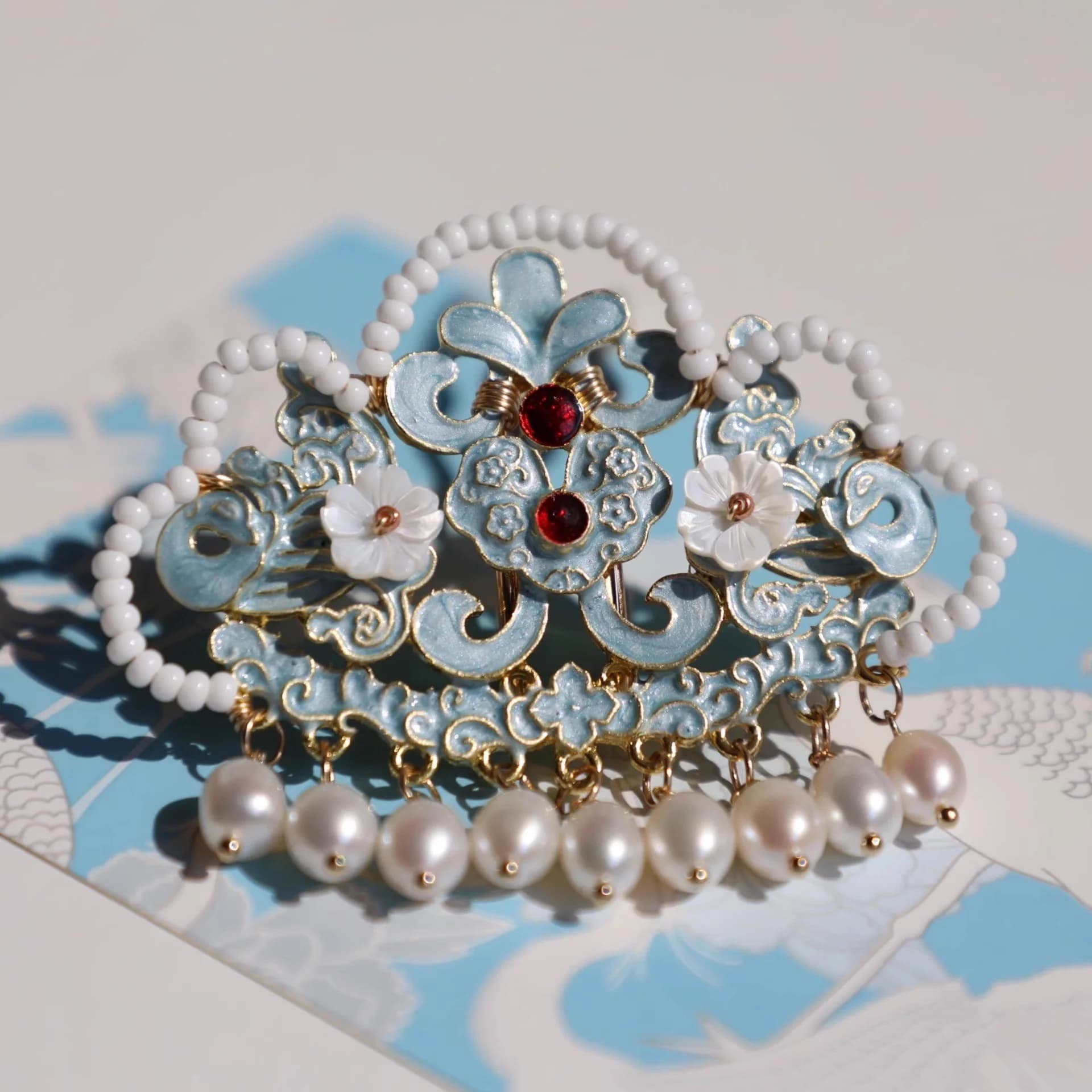 Corona per capelli piccola blu bruciato con clip posteriore di perle, clip a becco d'anatra, accessorio per capelli Hanfu, copricapo in stile antico