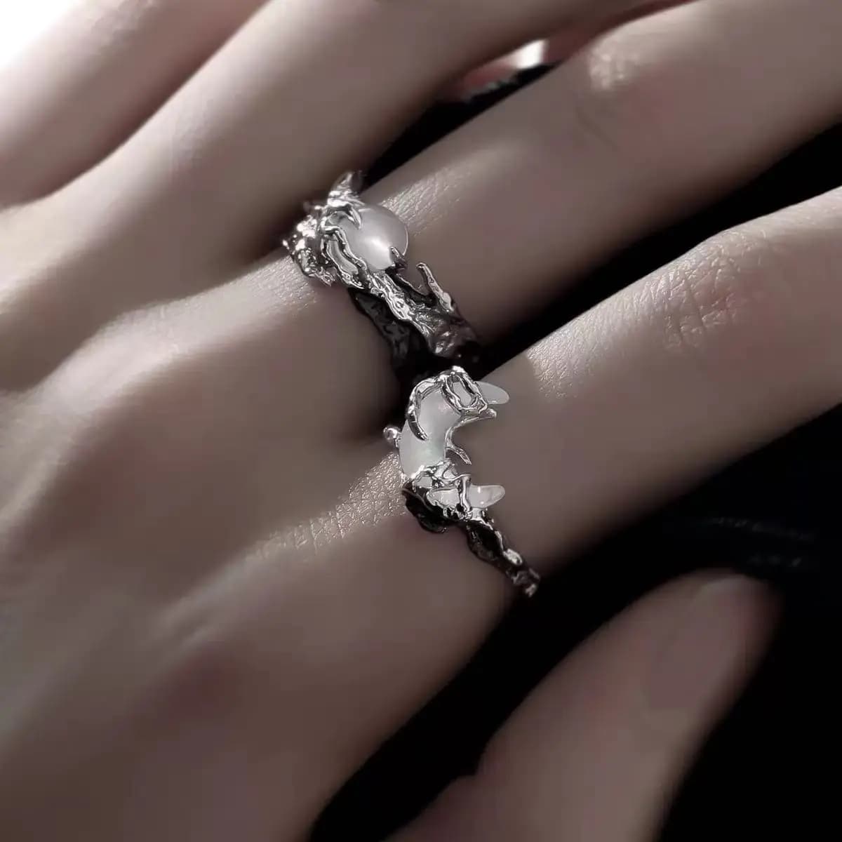 Anello irregolare con sole e luna, gioielli di lusso leggeri, personalizzati, versatili, gioielli per coppie, regali, feste di Halloween, cosplay, oggetti di scena fai da te