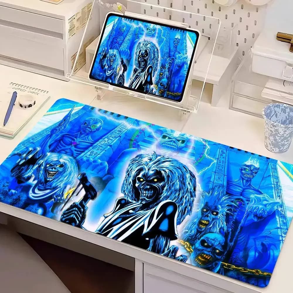 1pc BandI-IRON MAIDEN Pelle Personalizzata PC Gaming Mouse Pad Gamer Tappetini Da Scrivania Tastiera Pad Mause Pad Muismat Per Ragazze Adolescenti Camera Da Letto