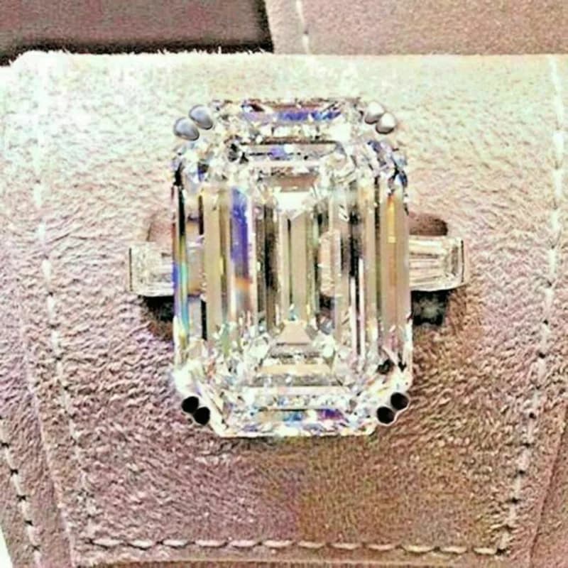 Ring with Geometric Design Quadrilateral Sparkling 2026, Custom Luxury Style, Fidancy and Wedding Accessories
