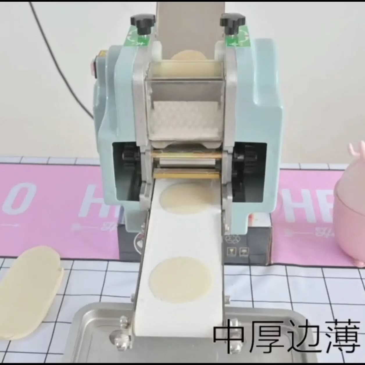 Macchina per gnocchi Affettatrice per pasta Macchina per la pelle Rolling Pressatura Pasas Piccolo stampo commerciale Realizzato su misura