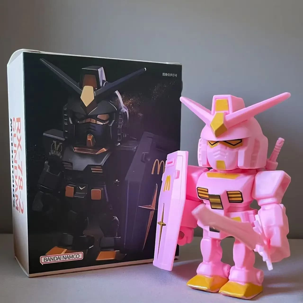 Mcdonald Gundam Figuur Qmsv Rx-78-2 Ver Angus Mobiel Pak Actie Beeldje Verzamelbaar Model Standbeeld Robot Kits Car accessories