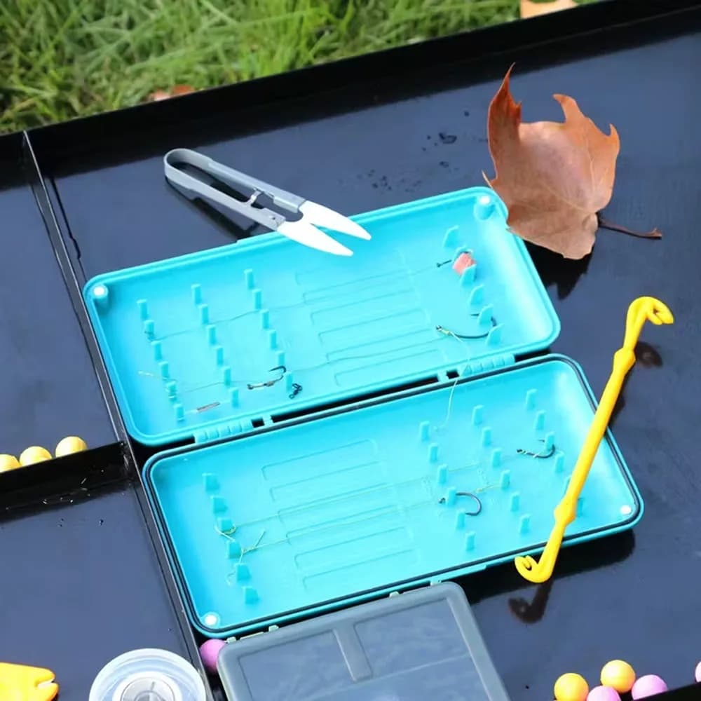 Scatola Impermeabile Blu per Attrezzatura da Pesca con Scomparti per Esche e Ami - Materiale PC Resistente, Design Trasparente per Facile Organizzazione