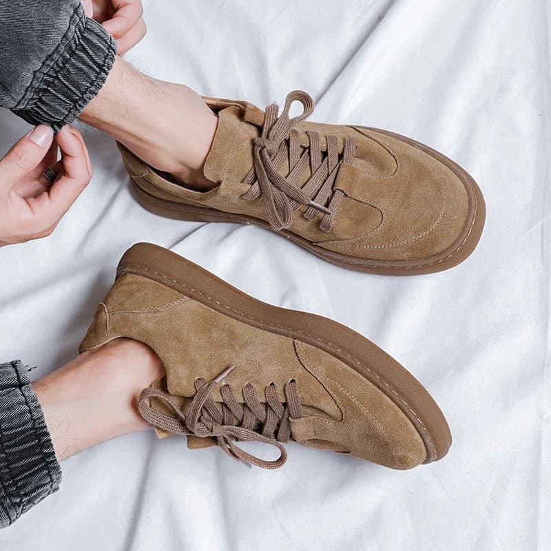 2023 Scarpe da uomo casual in pelle fatte a mano all'aperto Design Sneakers Uomo Comodo uomo che cammina alpinismo scarpe da viaggio guida