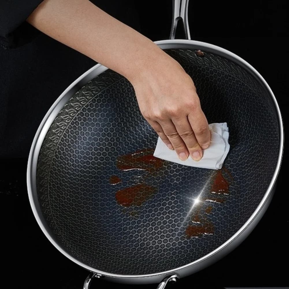 316L Stainless Steel Frying Pan with Engineered For honeycomb Design Efficient Heat Transfer Reinforced Riveted Handle