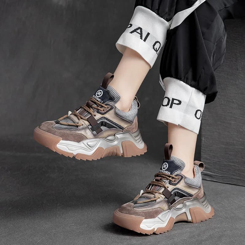 Scarpe da ginnastica robuste da donna con altezza crescente Scarpe sportive con plateau marrone per donna Scarpe vulcanizzate con fondo spesso taglie forti