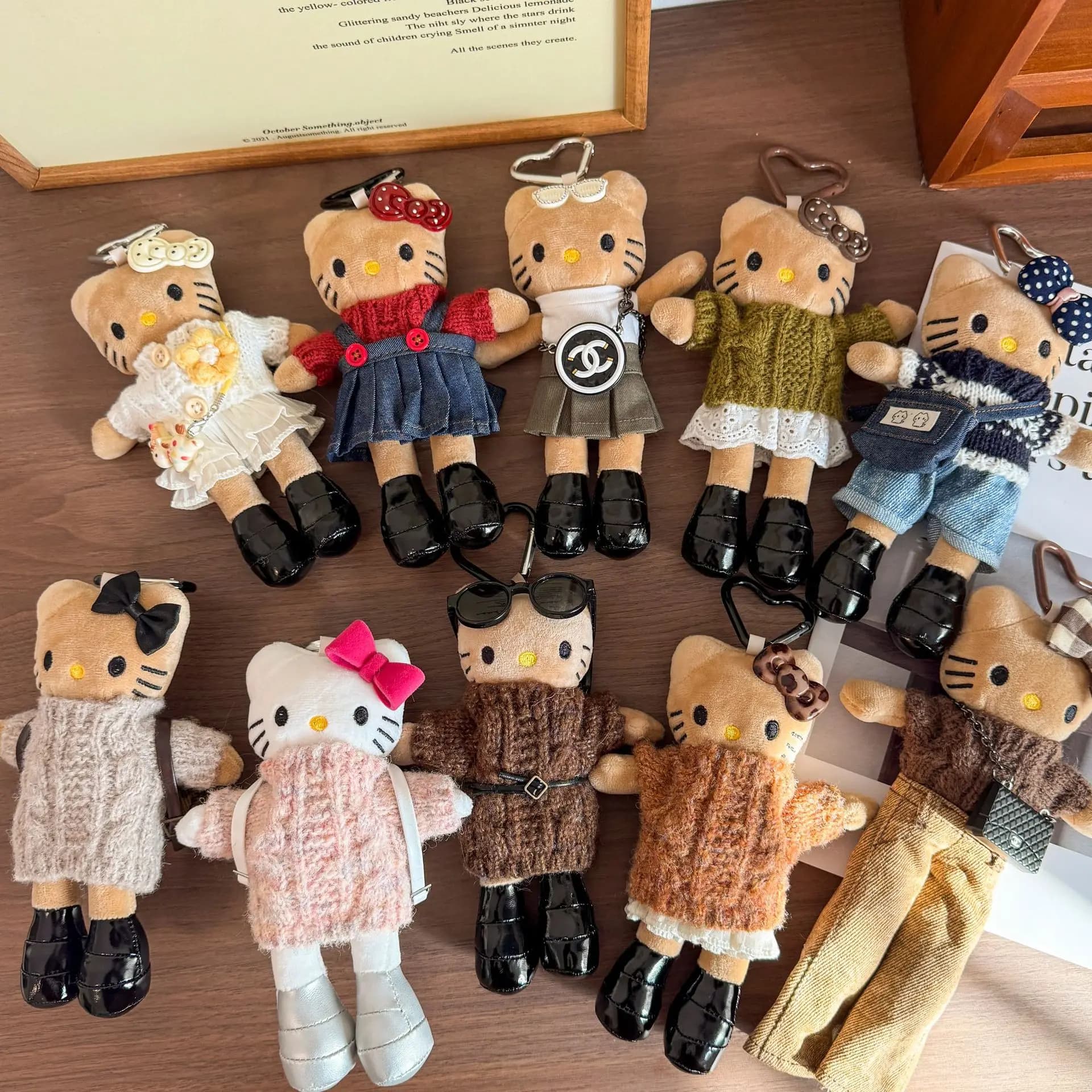 Nuovo modello di portachiavi in peluche Hello Kitty, bambole anime con gambe lunghe, catene per zaino, regali per San Valentino, laurea e compleanno