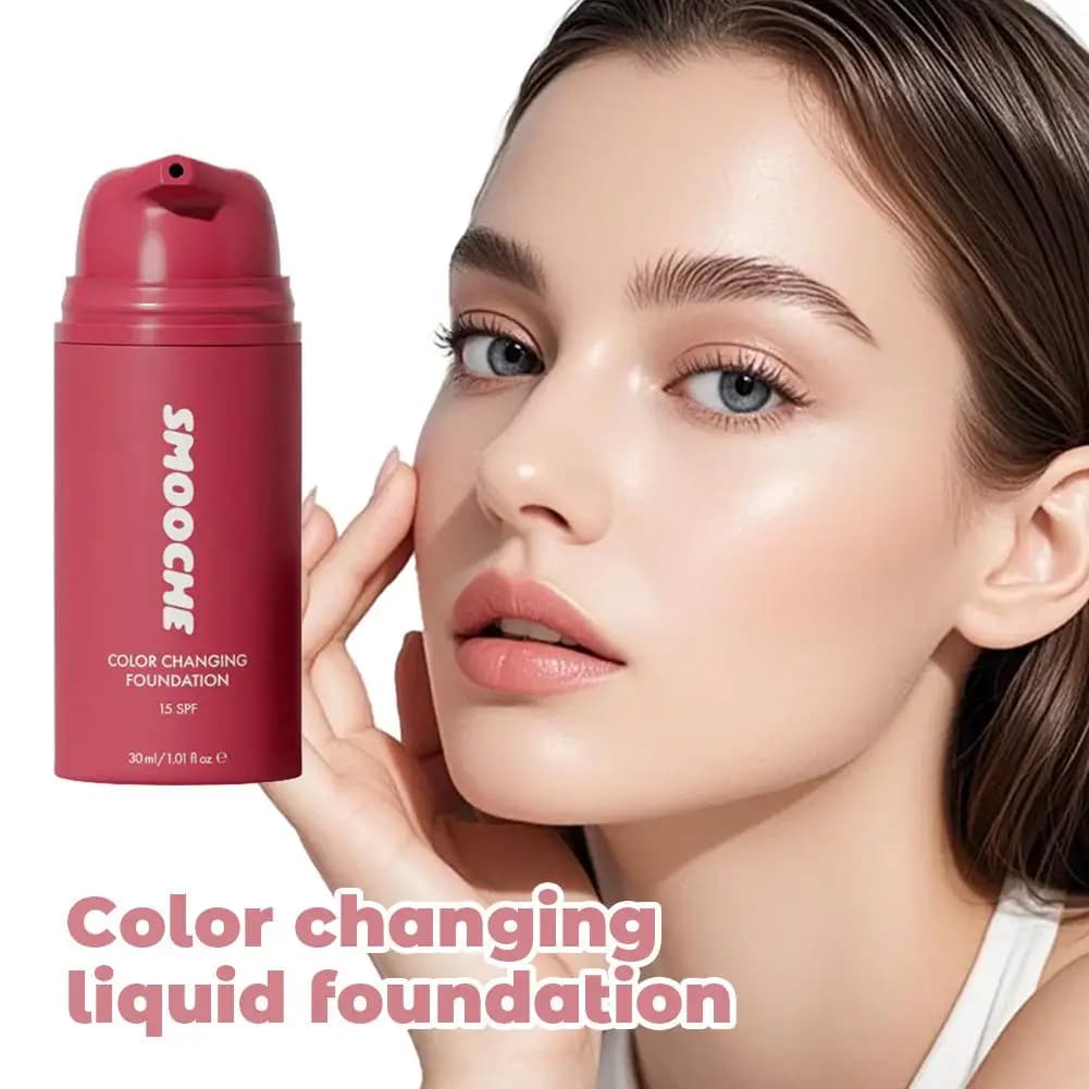 Fondotinta leggero e traspirante con effetto cambia colore, nasconde le imperfezioni, idrata la pelle e crea il trucco
