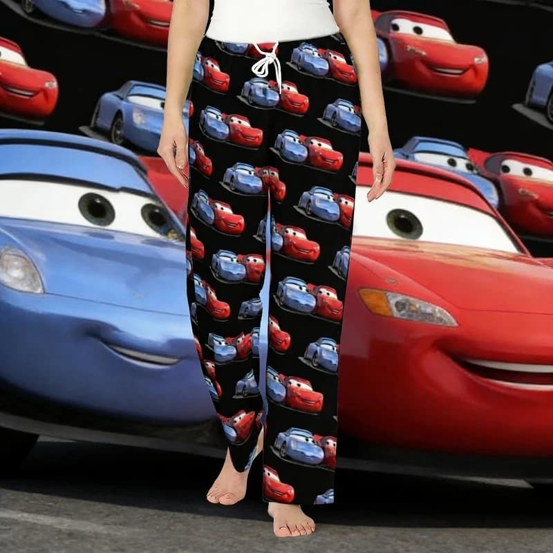Nuovi pantaloni da pigiama rossi con auto dei cartoni animati di Lightning McQueen, pantaloni lunghi sportivi con cintura elastica per uomo, per adulti e bambini
