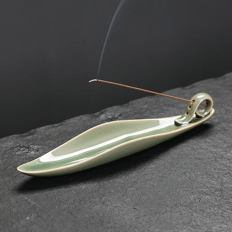 Ceramic indoor incense stick holder; incense burner; creative celadon tea ceremony antique style lying incense burner; home hand