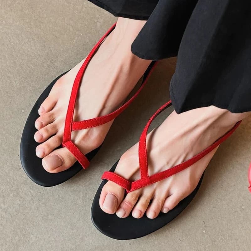 Slippers with pointed split with red narrow strap design for women Summer flat slippery Sandals Infradito Comfort Beach Brand casual shoes