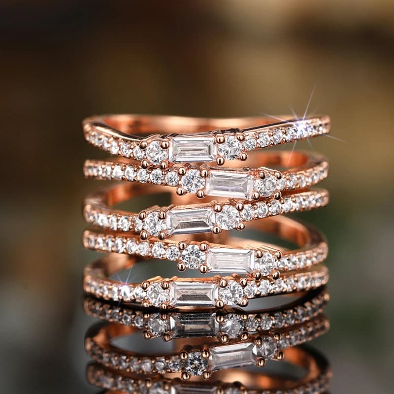 Anelli a croce multistrato color oro rosa Huitan per donna, design unico, accessori di lusso per fedi nuziali, gioielli brillanti con zirconi.