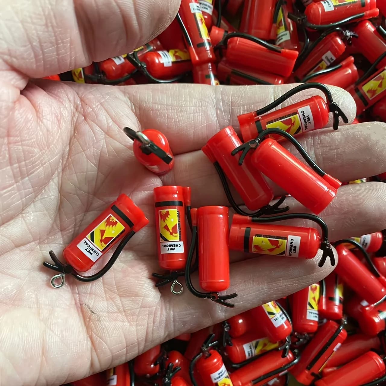 10Pcs Cute Mini Plastic Fire Extinguisher With Hole Exquisite Ornament Accessories DIY Keychain Craft Making Supplies
