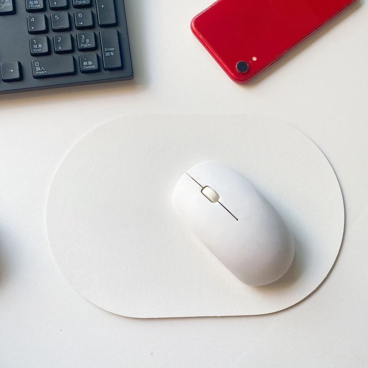 Piccolo tappetino per mouse portatile in pelle grigia premium semplice tinta unita, protezione per il polso da ufficio mobile resistente allo sporco