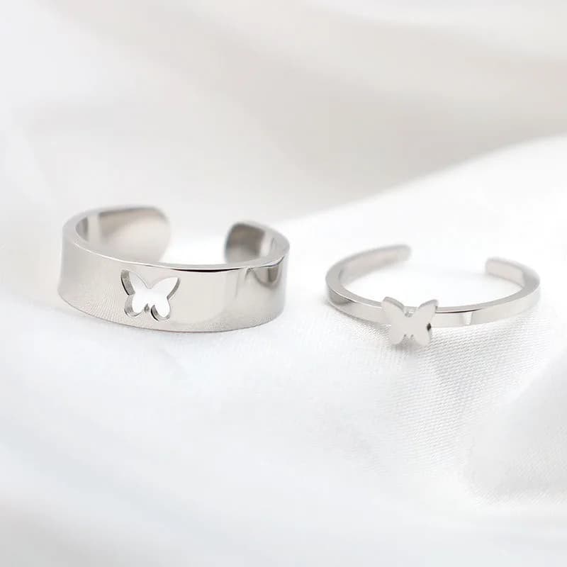 Accessori: Set di Due Anelli con Apertura a Farfalla, Gioielli da Donna di Nicchia, Lusso Discreto di Alta Gamma, Anello in Acciaio al Titanio 18K