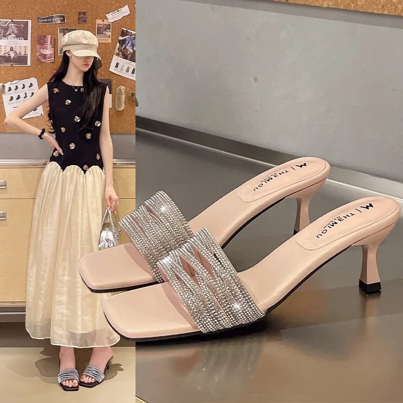 Rhinestone Belt Low Heel Open Toe Sandals for Women Summer Outer Wear 2026 New Fashion Slippers