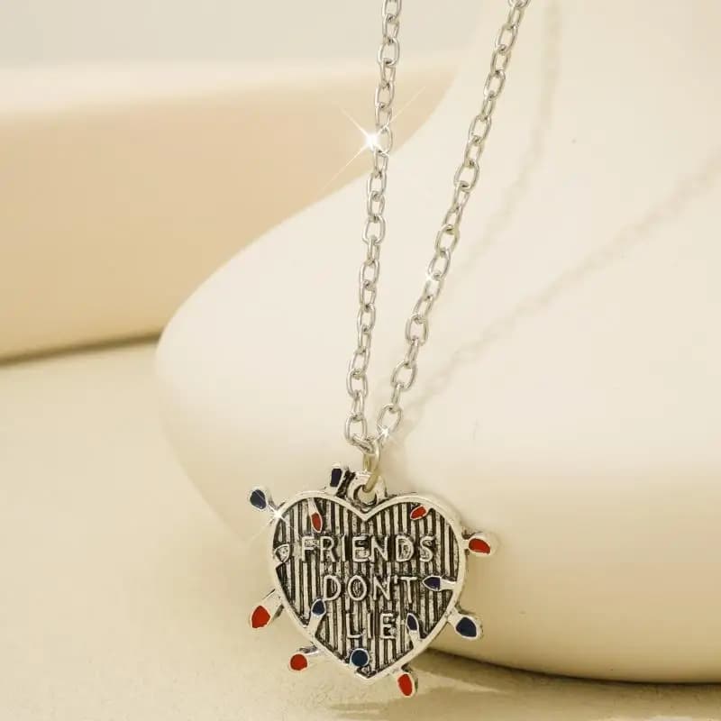 Collana con Ciondolo a Forma di Cuore 'Friends Don't Lie' Ispirata al Film, Gioielli di Moda per Donne, Accessori per Cosplay