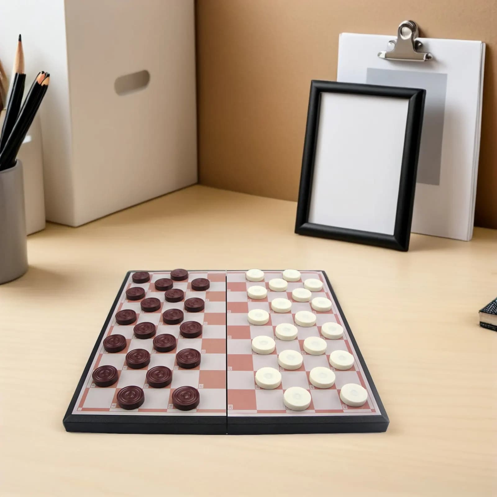 Set di Dama Pieghevole in Plastica Premium, Gioco da Tavolo Internazionale per Adulti e Famiglie, Uso Domestico e all'Aperto
