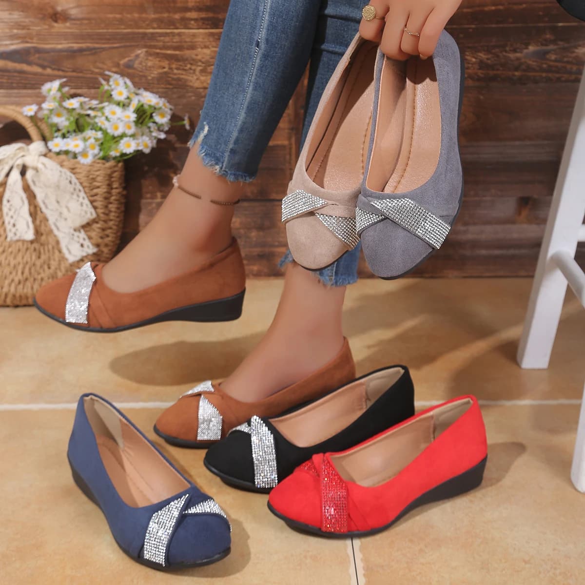Women Flats Fashionable New Water Diamond Lolita Shoes Casual Comfortable Loafers Spring and Autumn Round Head Elegant Sneakers