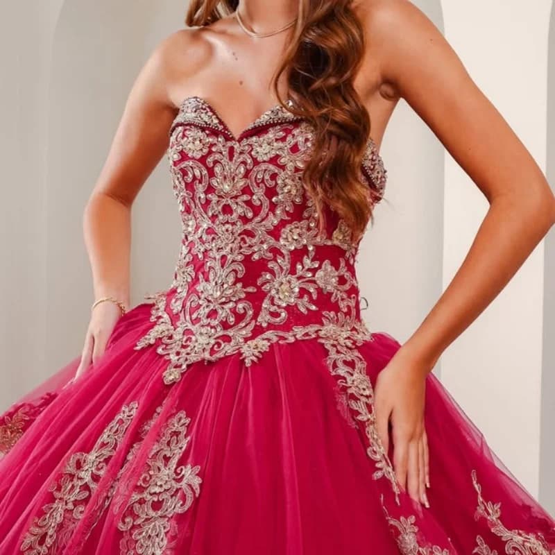 Abito Quinceanera rosso con spalle scoperte Decalcomania glitterata di cristallo Coda lunga Stratificazione Abiti da 15 Quinceanera Personalizza