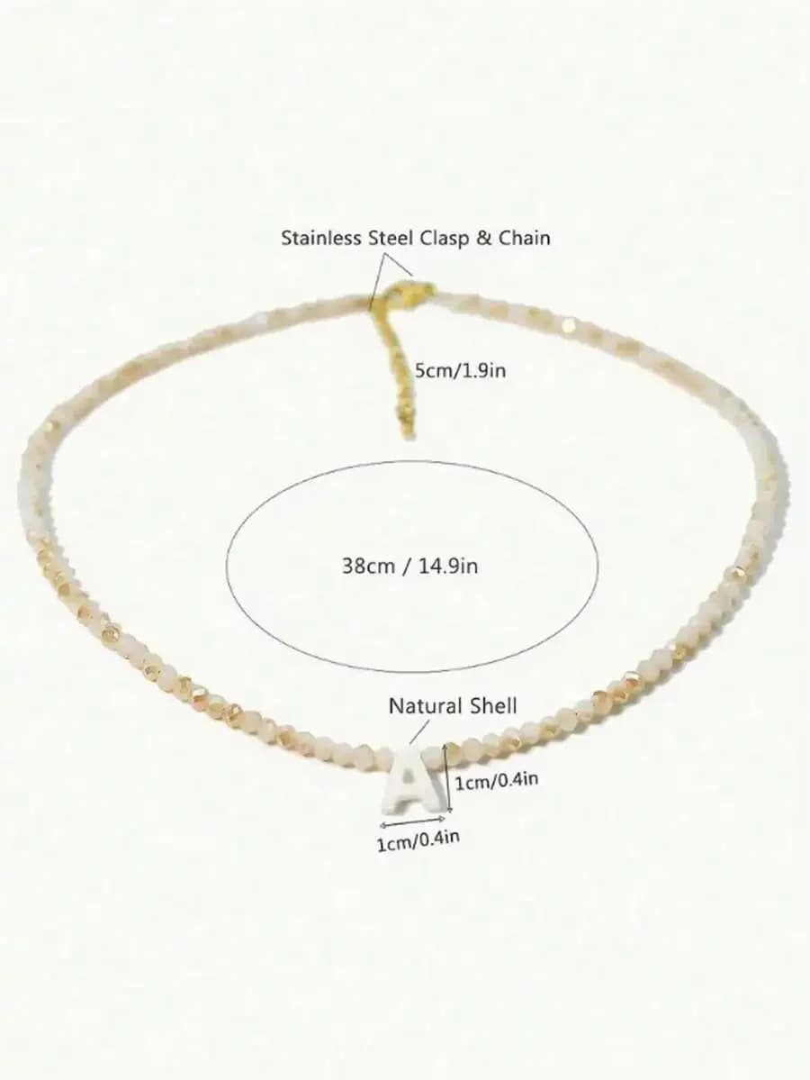 Collana con Perline di Vetro Alfabeto e Ciondolo in Conchiglia Naturale, Chiusura in Acciaio Inossidabile, Stile Bohemien