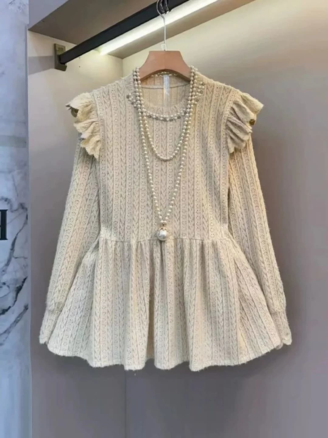 Camicia in pizzo taglie forti, stile casual, con petali, effetto snellente e coprente, per donne fino a 136 kg, top alla moda.