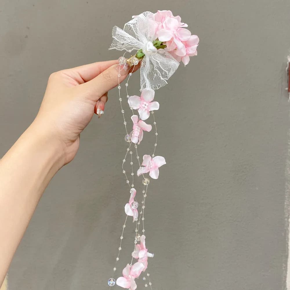 Hair clip in fabric with lace bow, feminine, sweet, elegant and versatile, duck beak, hair accessories