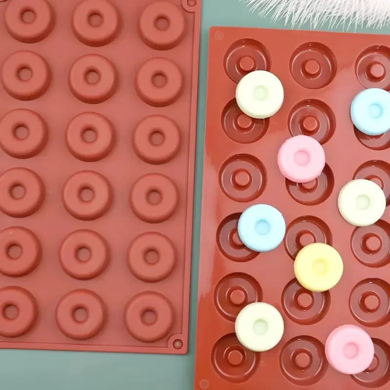 18 anche ciambella design stampo da forno in silicone stampi per budino al cioccolato 3D vassoio per cubetti di ghiaccio utensili da cucina