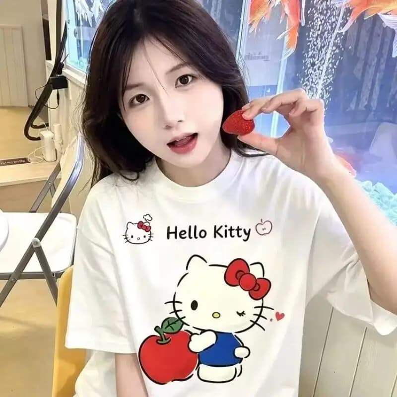 T-shirt stampata Hello Kitty popolare da donna, stile Y2K, casual, oversize, a maniche corte, estiva, simpatica, versatile, con cartoni animati