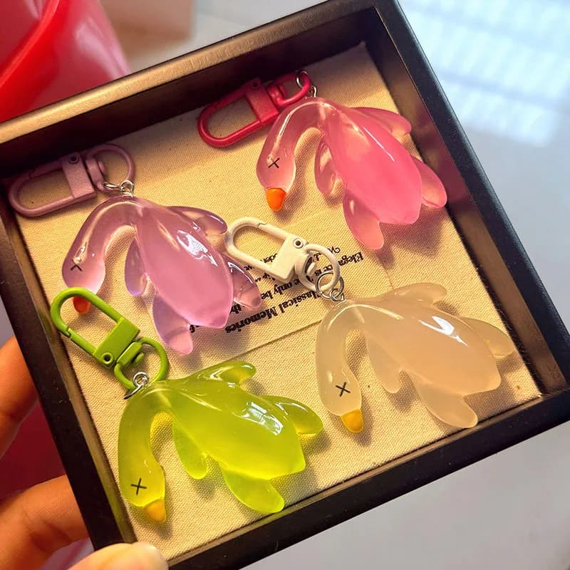 Simpatico portachiavi con anatra che si illumina al buio per donne, ragazze, zaino, ciondolo, portachiavi con anatra arrosto colorata, accessori fai da te per studenti