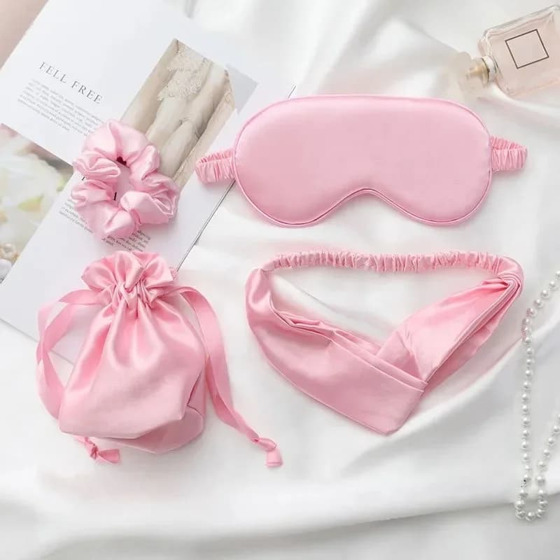Set Maschera da Notte di Lusso in Raso Rosa 4 Pezzi, Morbida Copertura per Occhi per Viaggi, Lavoro, Pisolino, Comoda Mascherina per Dormire con Elastico per Capelli e Borsa