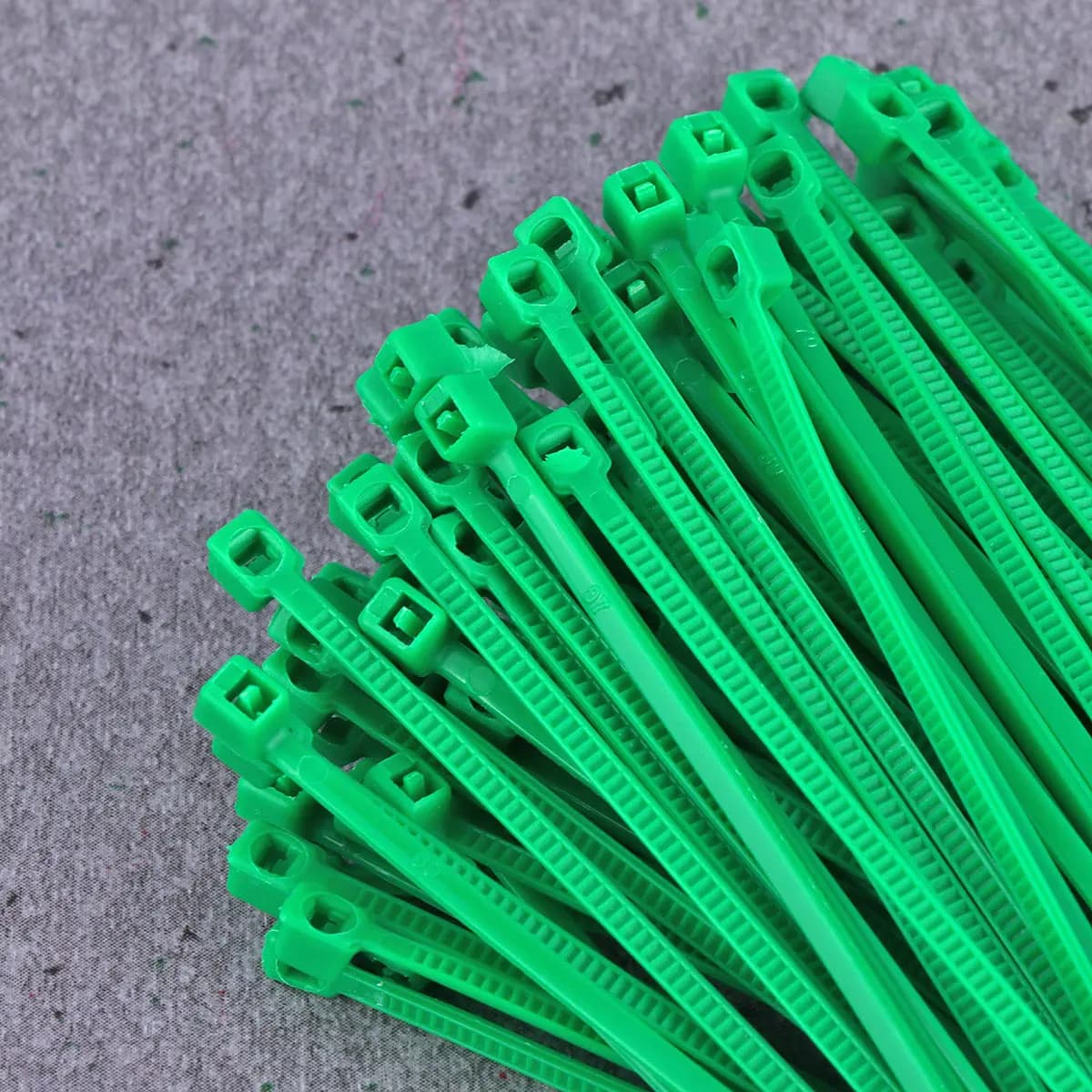 1000 Pezzi Fascette in Nylon 3x100mm, Robuste e Flessibili, Autobloccanti per Organizzazione Casa e Officina, Fascette per Cavi