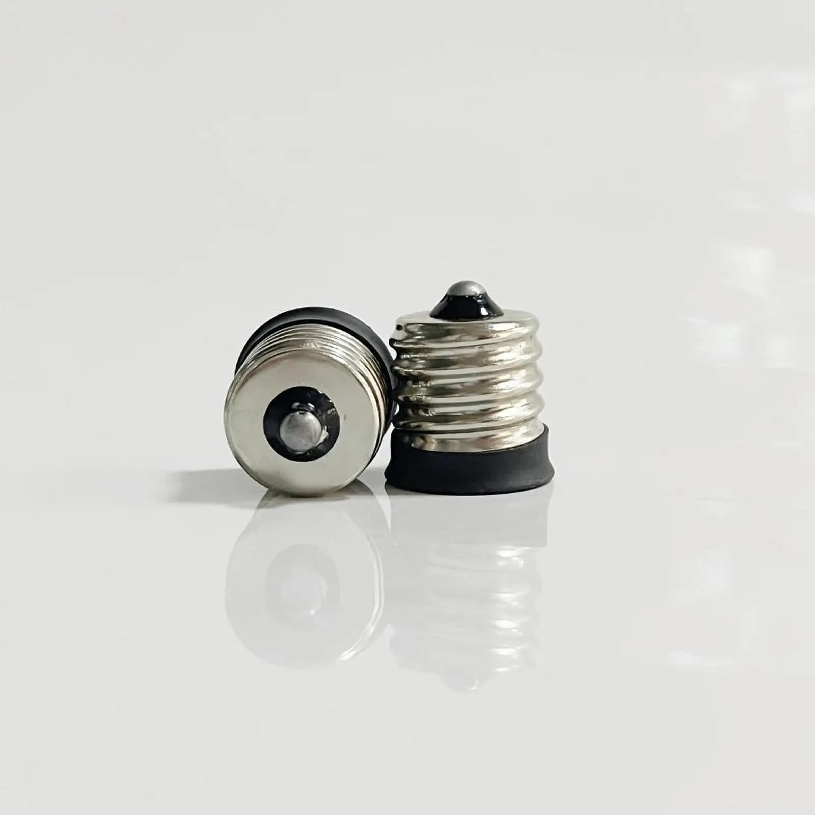 Strumento di conversione per portalampada, adattatore per presa ad alte prestazioni per una semplice sostituzione della lampadina nei sistemi di illuminazione domestica