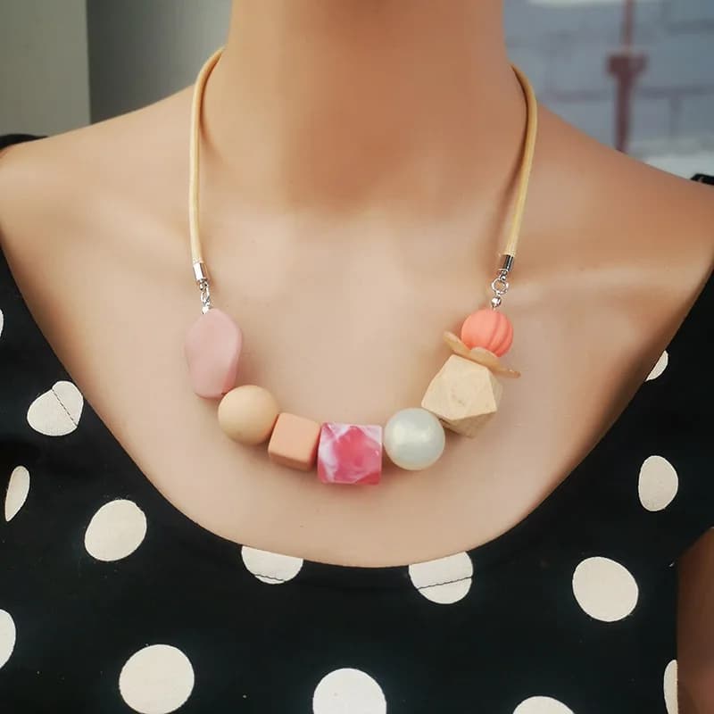 Women's rubber paint acrylic bead pendant necklace handmade retro beaded necklace popular jewelry wholesale