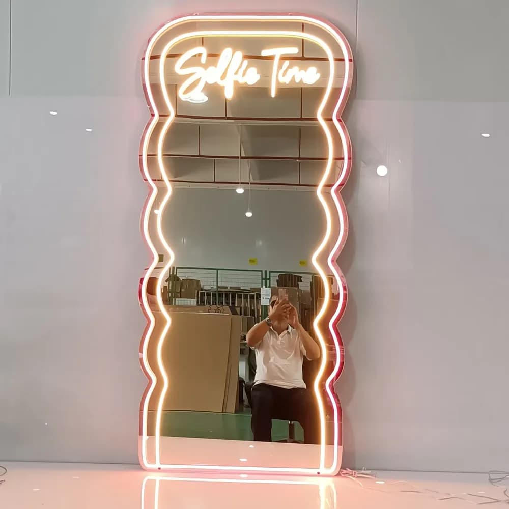Insegna al neon con specchio ondulato rosa, lettera a LED, decorazione da parete personalizzabile per ragazze, regalo per la decorazione della cameretta