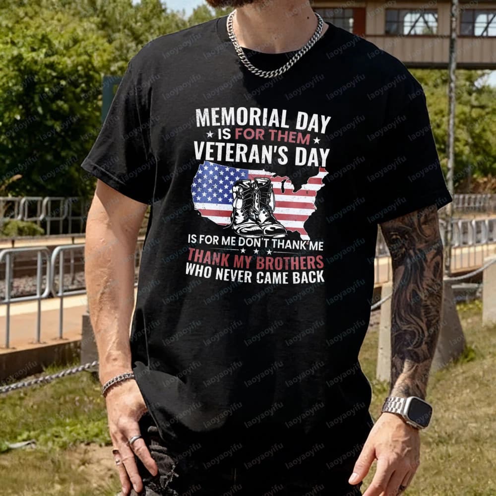 Maglietta Patriottica da Uomo con Design Bandiera Americana e Stivali da Combattimento, Top Casual in Cotone per il Memorial Day, Stile Vintage Classico