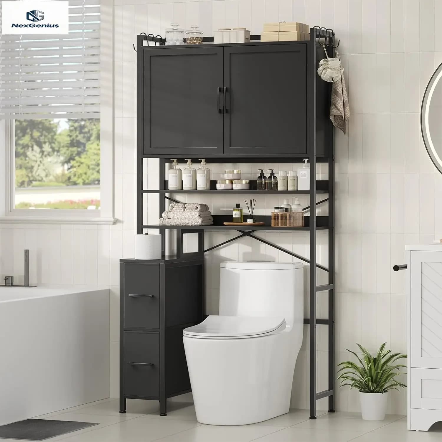Organizzatore da bagno a otto livelli nero da posizionare sopra il WC con due cassetti grandi, sei ganci e porta carta igienica per lavanderia