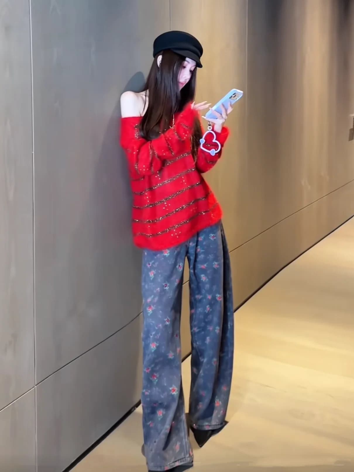 Jeans in denim comodi con fodera in pile, stampa con strass e vita alta per donna, ideali per la stagione invernale, di Yuxiao Xiao