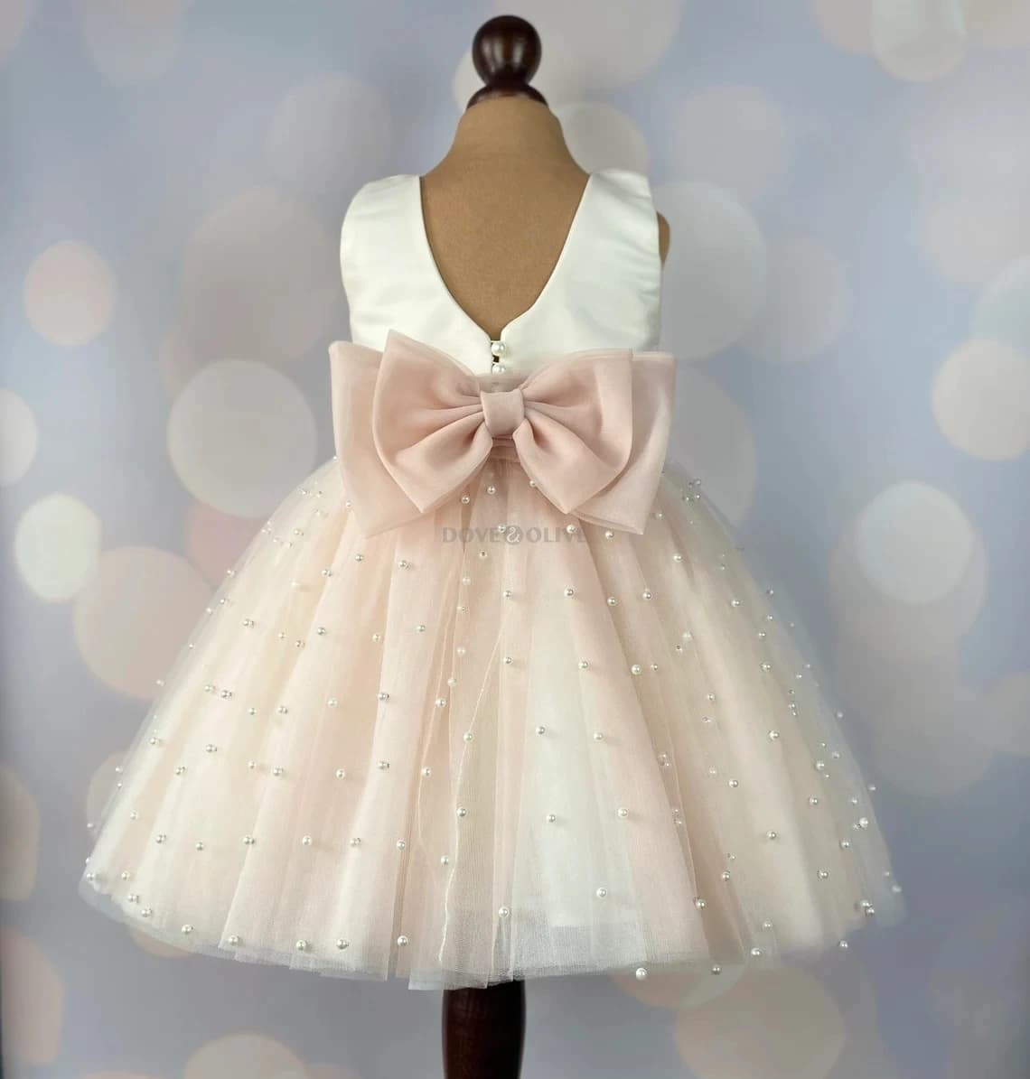 Abiti da ragazza di fiore corti rosa bianco sporco Perle con cintura a fiocco O collo senza maniche Abito gonfio di compleanno Abiti per bambini per matrimonio