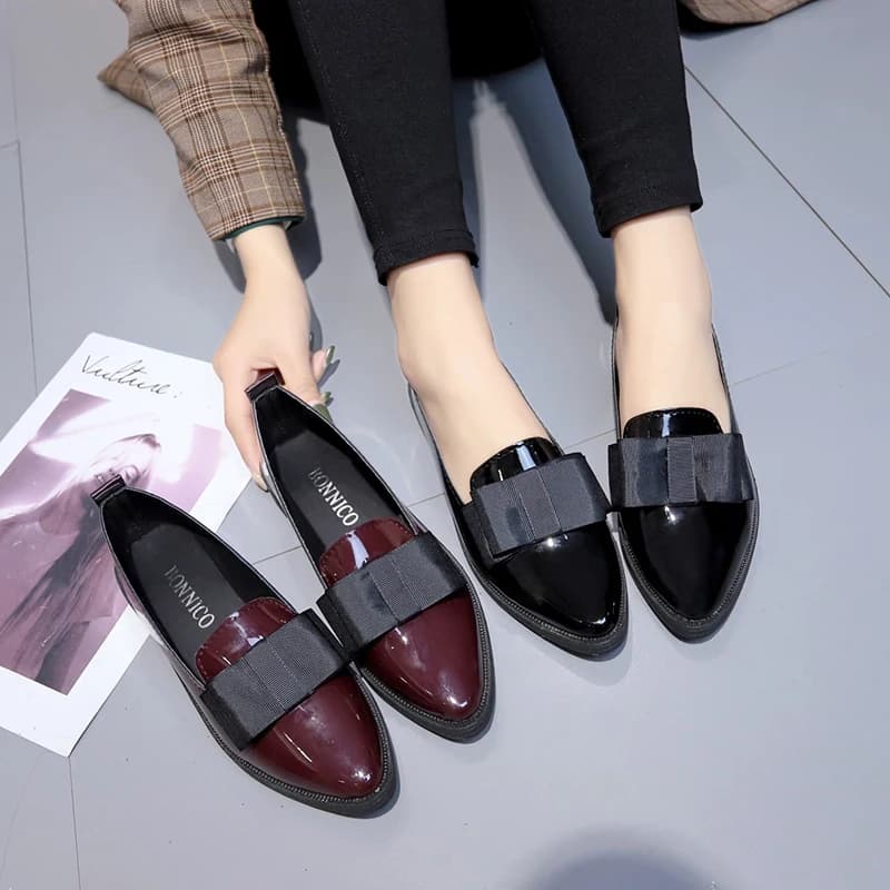 Mocassini a Punta in Pelle Verniciata Nera/Rosso Vino, con Fiocco, Scarpe Eleganti Versatili per Uso Quotidiano e Business